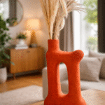Vase en terre cuite brossée